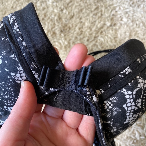 Victoria's Secret Black and White Lace Printed Bow Detail Very Sexy Push Up - Picture 2 of 7